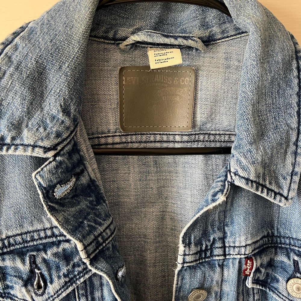 Authentic Levi’s Midlength Denim Jacket - image 3
